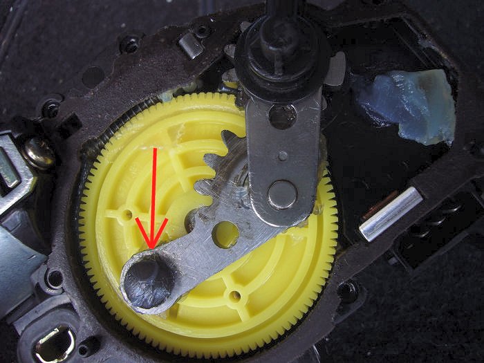 ... hier auf diesen Anschluss stecken