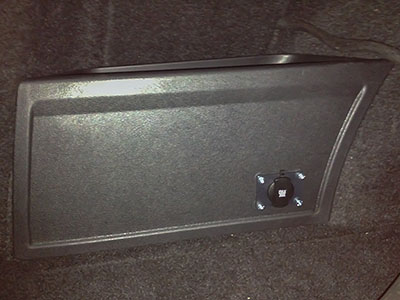 Batterieabdeckung angebaut