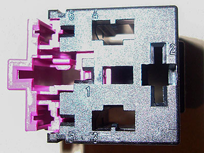 Steckergeh&auml;use f&uuml;r Batterietrennrelais