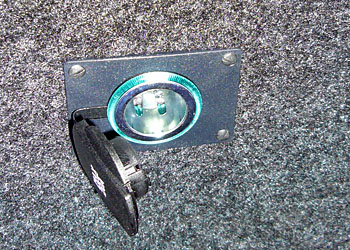 Sicherungsk&auml;stchen (oben) und Steckdose (unten)