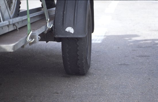 Abgel&ouml;ste Lauffl&auml;che bei einem Reifen