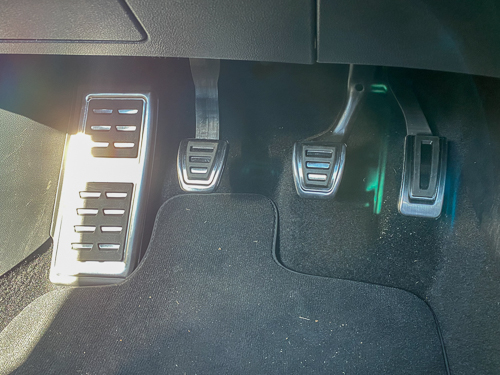 Pedalkappen eingebaut